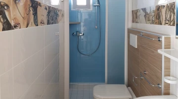 Bagno con box-doccia