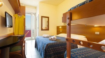 Vierfachzimmer mit ausklappbarem Etagenbett