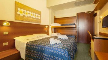 Vierfachzimmer mit ausklappbarem Etagenbett