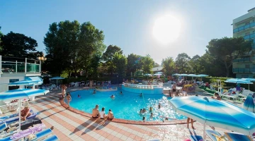 Pool heated to 28° guaranteed