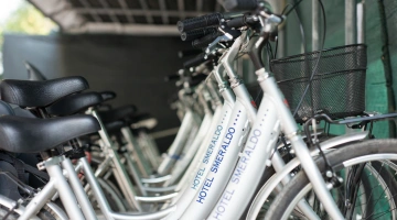 22 free bikes available with child seats and baskets