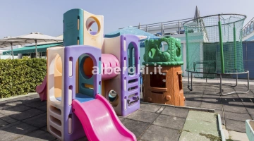 Children&#39;s play area at Claudio&#39;s bathroom