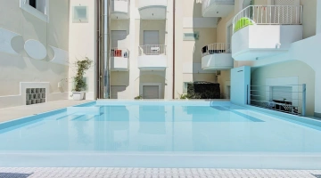 Piscine hydromassante