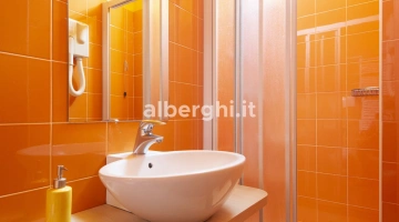 salle de bain orange