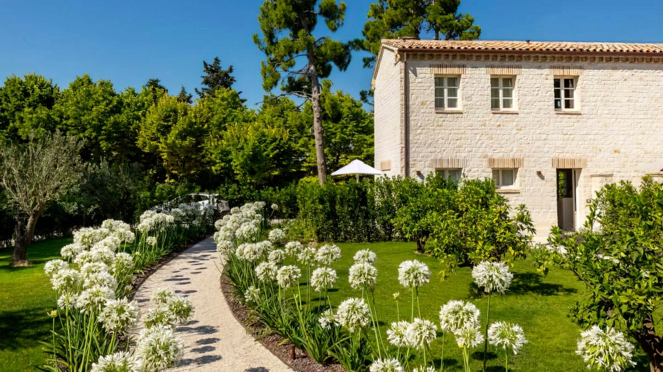 External facade of the relay