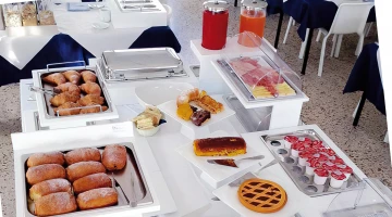 Buffet della colazione dolce e salato