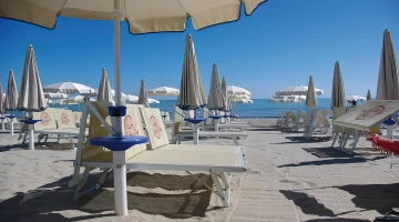 Spiaggia privata antistante