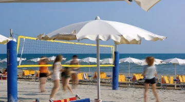 Campo da beach volley in spiaggia