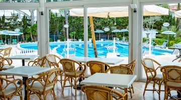 Internal room with pool view