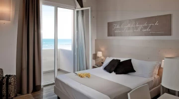 Superior room with sea view balcony