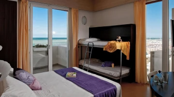 Double bedroom with foldaway bunk bed