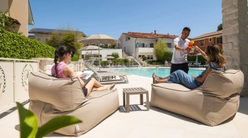 Pool bar service