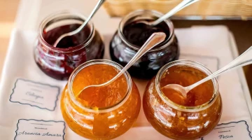 Frühstücksbuffet mit Marmeladenecke