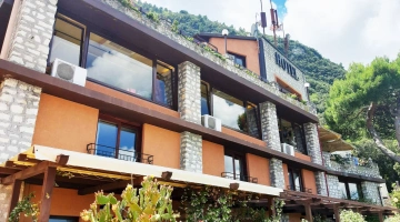 Façade extérieure de l'hôtel