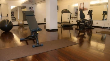 Salle de sport équipée dans l&#39;hôtel
