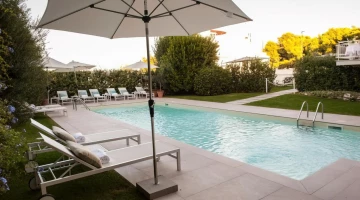Piscine saisonnière dans le jardin