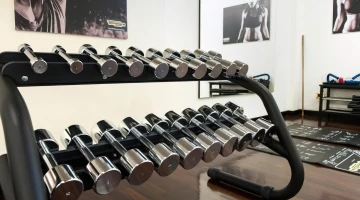 Salle de sport équipée dans l&#39;hôtel