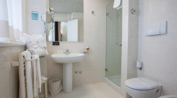 Bagno privato con box doccia