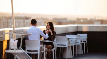 Zona lounge sulla terrazza panoramica