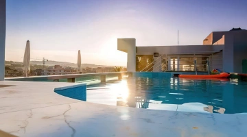 Piscina panoramica in terrazza