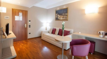 Zona living in camera