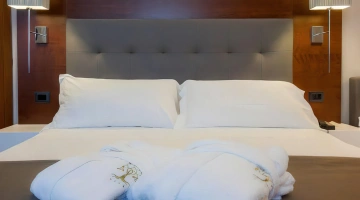 Dettagli in una camera matrimoniale