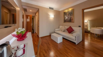 Chambre avec coin salon