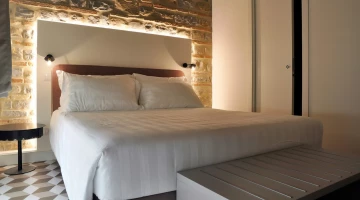 Double room with private bathroom