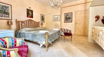 Deluxe ground room