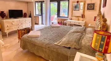 Room overlooking the garden