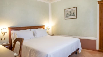 Camera con letto matrimoniale