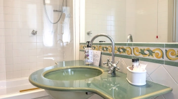 Bathroom with shower box