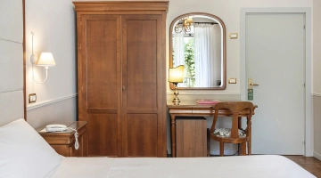 Detail of the furniture in the room