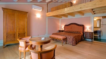 Suite aus dem 19. Jahrhundert mit Zwischengeschoss