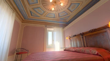 Louis XVI-Suite mit Deckenfresken