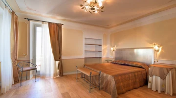 Empire Suite mit Terrasse