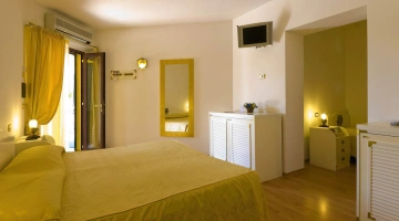 Camera matrimoniale superior con TV