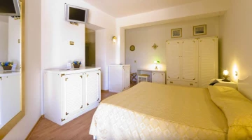 Chambre double supérieure avec TV