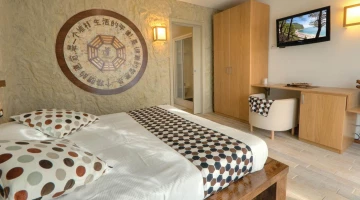 Chambre double de luxe avec TV et bureau