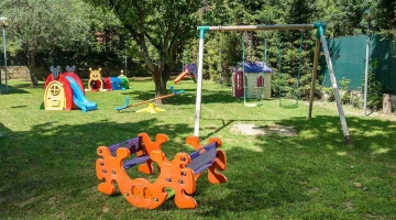 Children&#39;s games in the garden