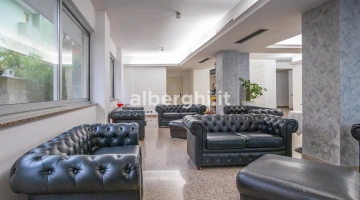 Common room with leather sofas
