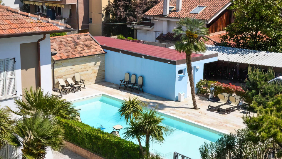 Hotel exterior with swimming pool