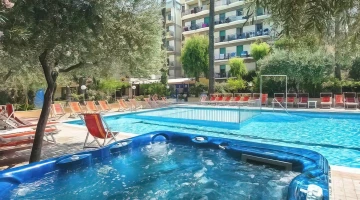 Hydromassage in the pool