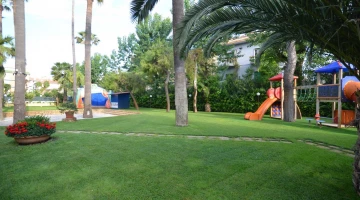 Garden with play area