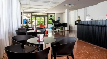 Bar in the lobby