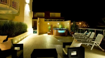 Terrasse commune avec espace solarium