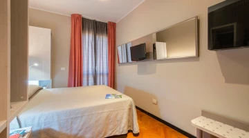 Double room with TV