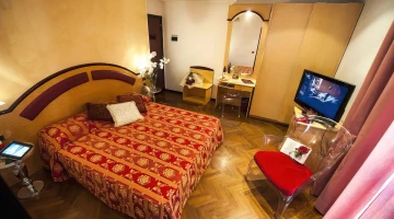 Double room with TV
