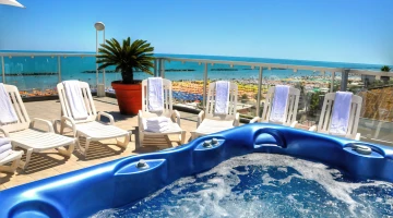 Hot tub on the terrace