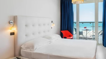 Superior double room with sea view balcony